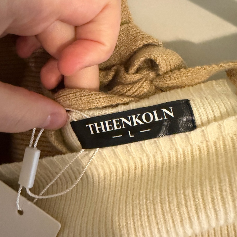 Two-Tone Knit Dress - Picture 2 of 3